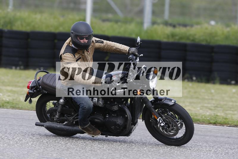 /Archiv-2025/09 22.04.2025 Cornu Master School ADR/gruen-vert/44